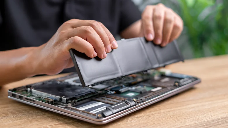 Comment remplacer la batterie (intégrée) de son PC portable Asus